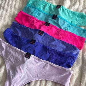 6 thongs NWT